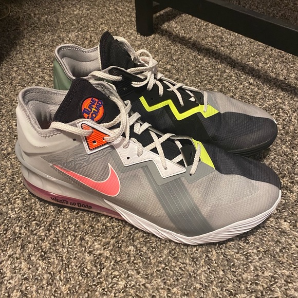 Nike Other - Lebron Bugs Bunny vs Marvin